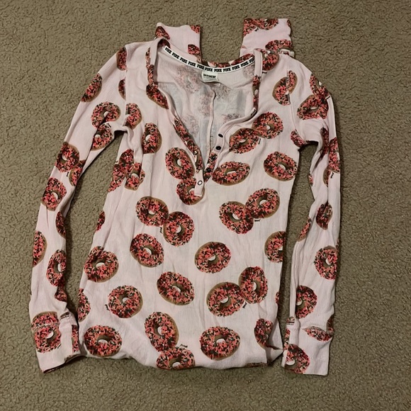 VS PINK DONUTS ONESIE 🍩 - Picture 4 of 7